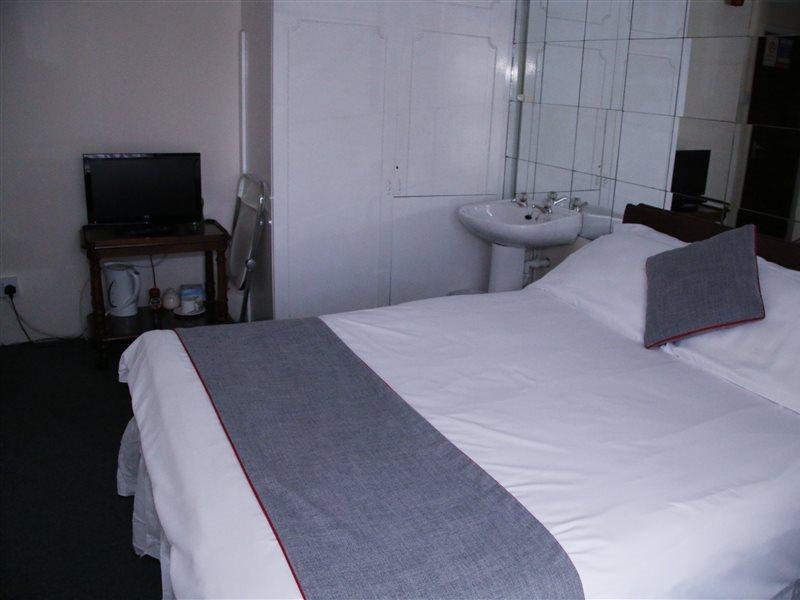 Oyo Honeycroft Lodge Uxbridge Extérieur photo
